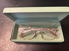 Eye Glasses - Photo 5
