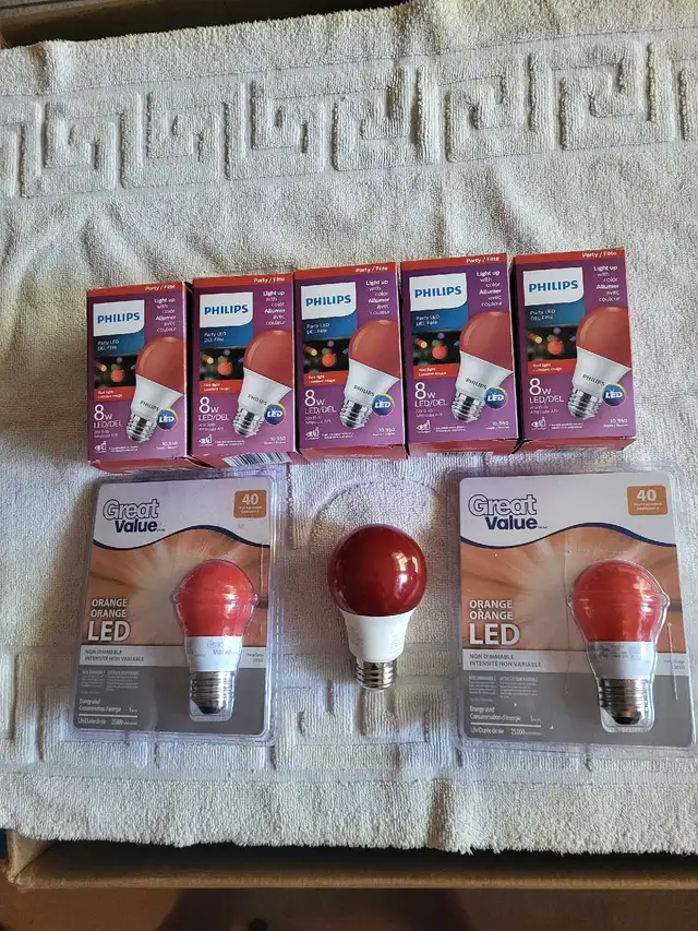 RED LIGHT BULBS (BRAND NAME NEVER USED)
