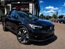 2024 Volvo XC40 Plus Dark Theme