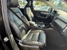 2024 Volvo XC40 Plus Dark Theme - Photo 22