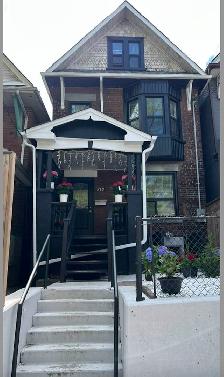 Oct 1st, Private Furnished ROOM in 3-Bedroom APT,Keele and Bloor - Photo 10