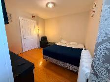 LARGE DELUXE ROOM IN DOWNTOWN TORONTO - Photo 13