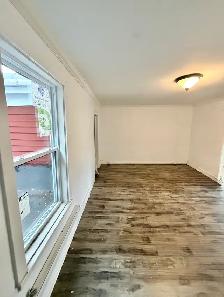 84A Hamiltion Ave - Spacious, 3 bedroom, Multi-Level Unit - Photo 6