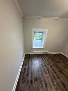 84A Hamiltion Ave - Spacious, 3 bedroom, Multi-Level Unit - Photo 7