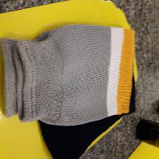 UNE PAIRE BAS HOCKEY GR LARGE HOMME GRIS,BLANC,JAUNE N0IR: $5.00 - Photo 3