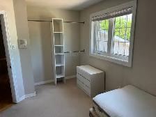 2 Student Rooms for rent on upper floor near Sheridan College - Photo 4