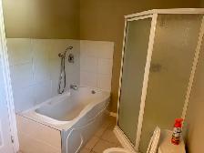 2 Student Rooms for rent on upper floor near Sheridan College - Photo 7