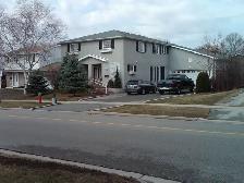 2 Student Rooms for rent on upper floor near Sheridan College - Photo 8
