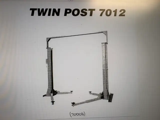 Wheeltronic Twin Post 7012 Lift