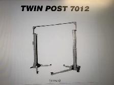 Wheeltronic Twin Post 7012 Lift