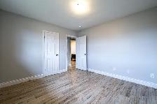 3-Bedroom Main-Floor Unit – Hamilton Mountain: Parking   Laundry - Photo 10