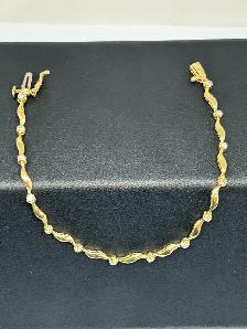14K Solid Gold Wavy Diamond Station Bracelet - Photo 5