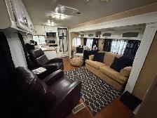 2007 Cardinal by Forest River Camping Trailer - 31 ft - Photo 2