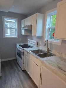 3 BR House | Halifax | AC | Free Month | Parking - Photo 2