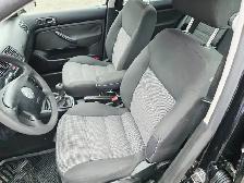 2004 Volkswagen Golf Hatchback Manual Transmission Heated Seats - Photo 7