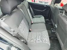 2004 Volkswagen Golf Hatchback Manual Transmission Heated Seats - Photo 10