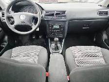 2004 Volkswagen Golf Hatchback Manual Transmission Heated Seats - Photo 14