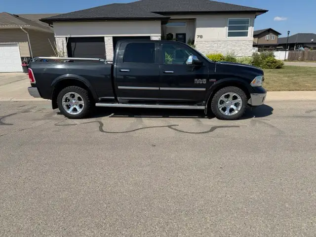 2015 Ram 1500 Laramie PKG