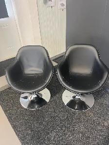 4 Cocoon Chairs