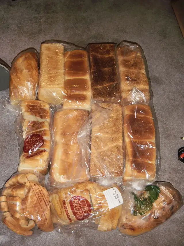FREE BREAD.