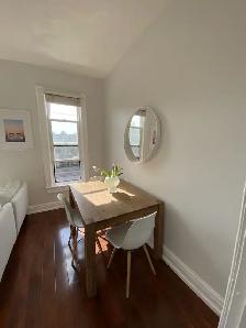 2 bedroom apt with large living room in a Victorian home - Photo 2