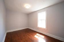 2 bedroom apt with large living room in a Victorian home - Photo 4