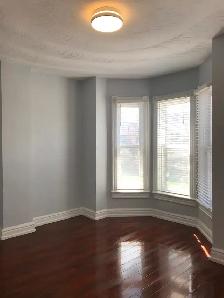 2 bedroom apt with large living room in a Victorian home - Photo 8