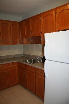 2 bedroom apt with large living room in a Victorian home - Photo 11