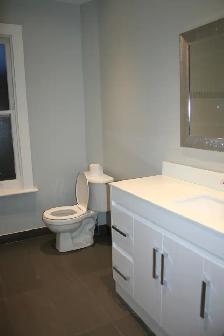 2 bedroom apt with large living room in a Victorian home - Photo 21