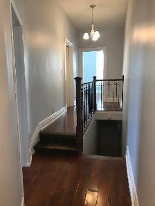 2 bedroom apt with large living room in a Victorian home - Photo 23
