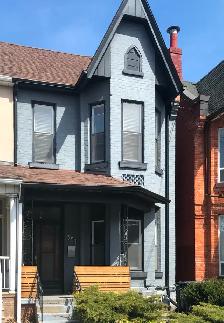 2 bedroom apt with large living room in a Victorian home - Photo 24
