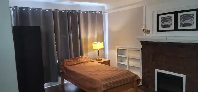 students Room for rent near McMasters for female only