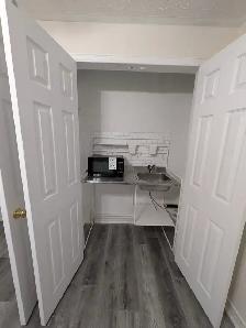 1 Bed   1 Bath   1 Parking Private Apartment - Available Oct 1st - Photo 5