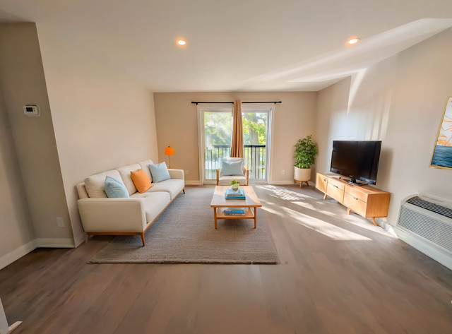 3865 Front St, Niagara Falls - Newley Renovated 2 Bedroom Unit