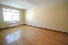 ~$999 Character Bachelor - Photo 2