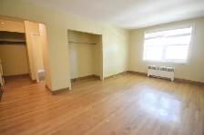 ~$999 Character Bachelor - Photo 3