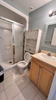 3min walk acorss Fanshawe campus - 2 private room - Photo 6