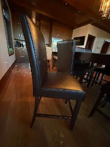 mobilier de cuisine table  et chaises en bois brune - Photo 4