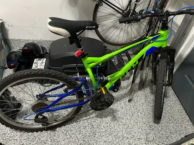 2 vélos CCM Static 24 and Hardline 24 Bikes