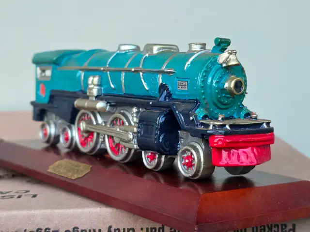 1931 Lionel 400E 'Blue Comet' Locomotive Replica By Avon W/ Wood