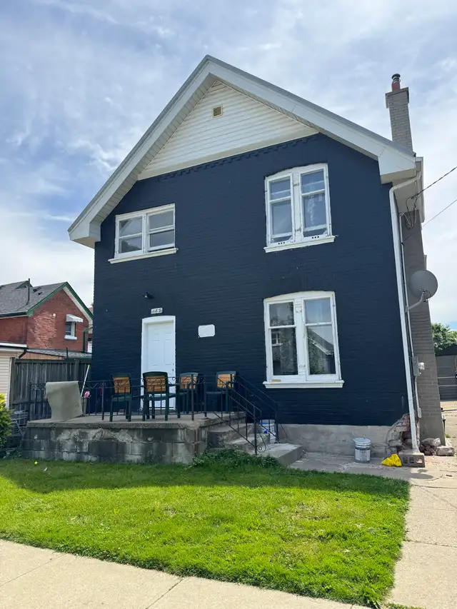 Private Room for Rent - Close to Downtown Brantford