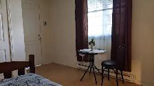 Chambre à l'étage Style Loft près Aéroport Gatineau,tout inclus - Photo 2