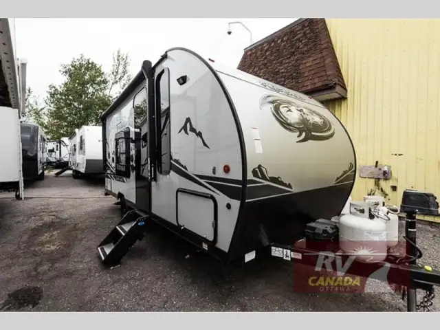 2022 Forest River RV Cherokee Wolf Pup Black Label 16FQBL