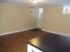 CLEAN AND BRIGHT - ONE BEDROOM APARTMENT - ALL INCL WITH PARKING