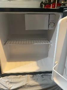 mini fridge - Photo 5