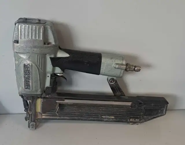 16 GA. 7/16' Hitachi N50088AC2 Stapler (32644464)