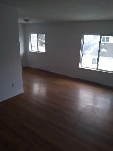 Bright and Spacious 2br Apt on 2nd floor - Photo 2