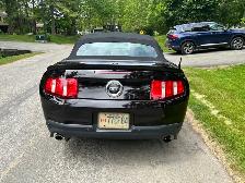 2012 Ford Mustang GT Convertible - Photo 4