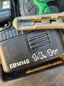 Hitachi Cordless Drill Kit, 14.4 volt, works great. $ 30 - Photo 3