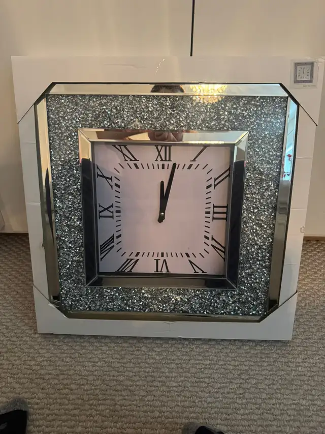 Brand New Sparkling Wall Clock